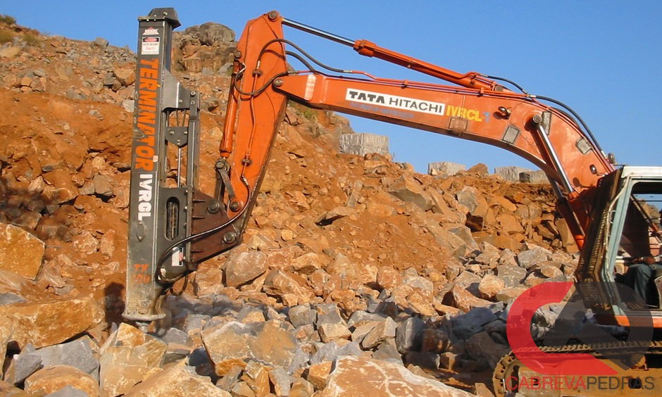 demolicao de rocha 06 - Demolição de Rocha - Equipamentos e Mão de Obra Especializada