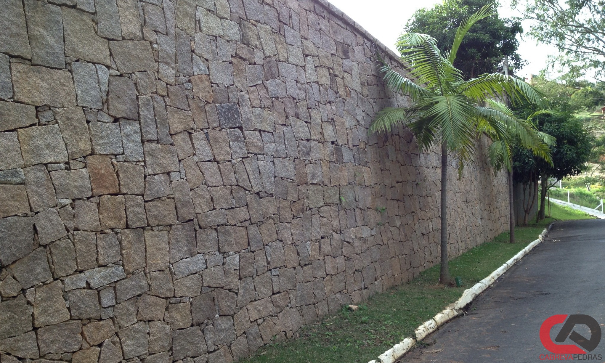 Muro de Pedra - Material e Mão de Obra